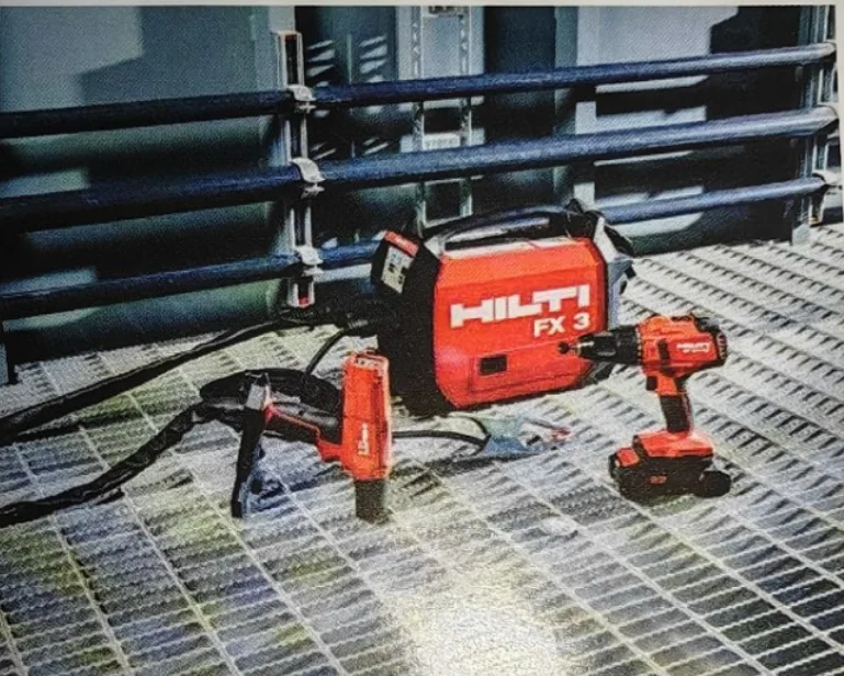 L'outil de verrouillage par fusion de boulons sans fil FX3-A d'Hilti simplifie les opérations de fixation en acier soudé.